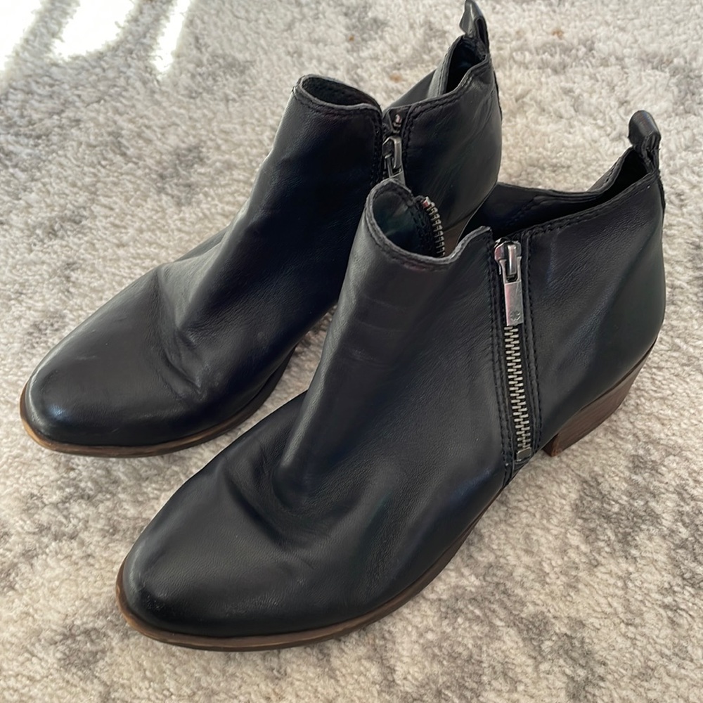 Women’s black Basel leather lucky brand ankle booties size 8